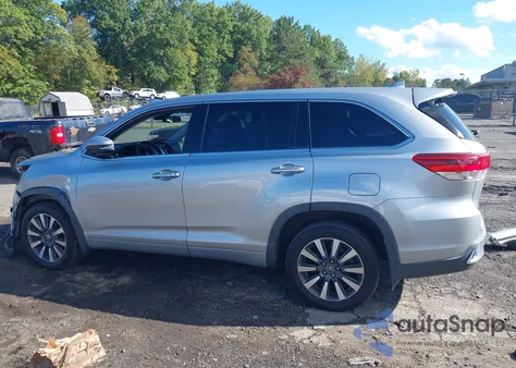 2018 Toyota Highlander Le Plus из США, поврежденный, VIN 5TDBZRFH2JS801253